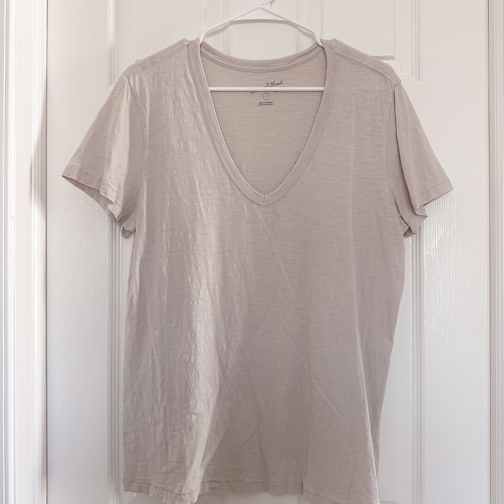 Bundle of 3 Universal Thread Women's Short Sleeve Tees - Picture 10 of 15